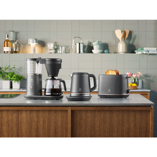 Electrolux E7K16BP electric kettle – image 3