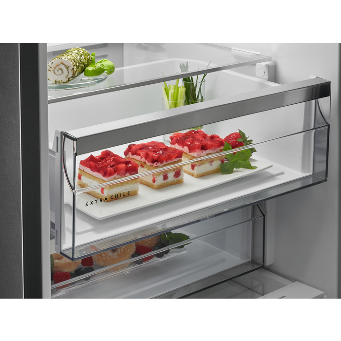 AEG RKB738E5MW fridge Freestanding – image 4