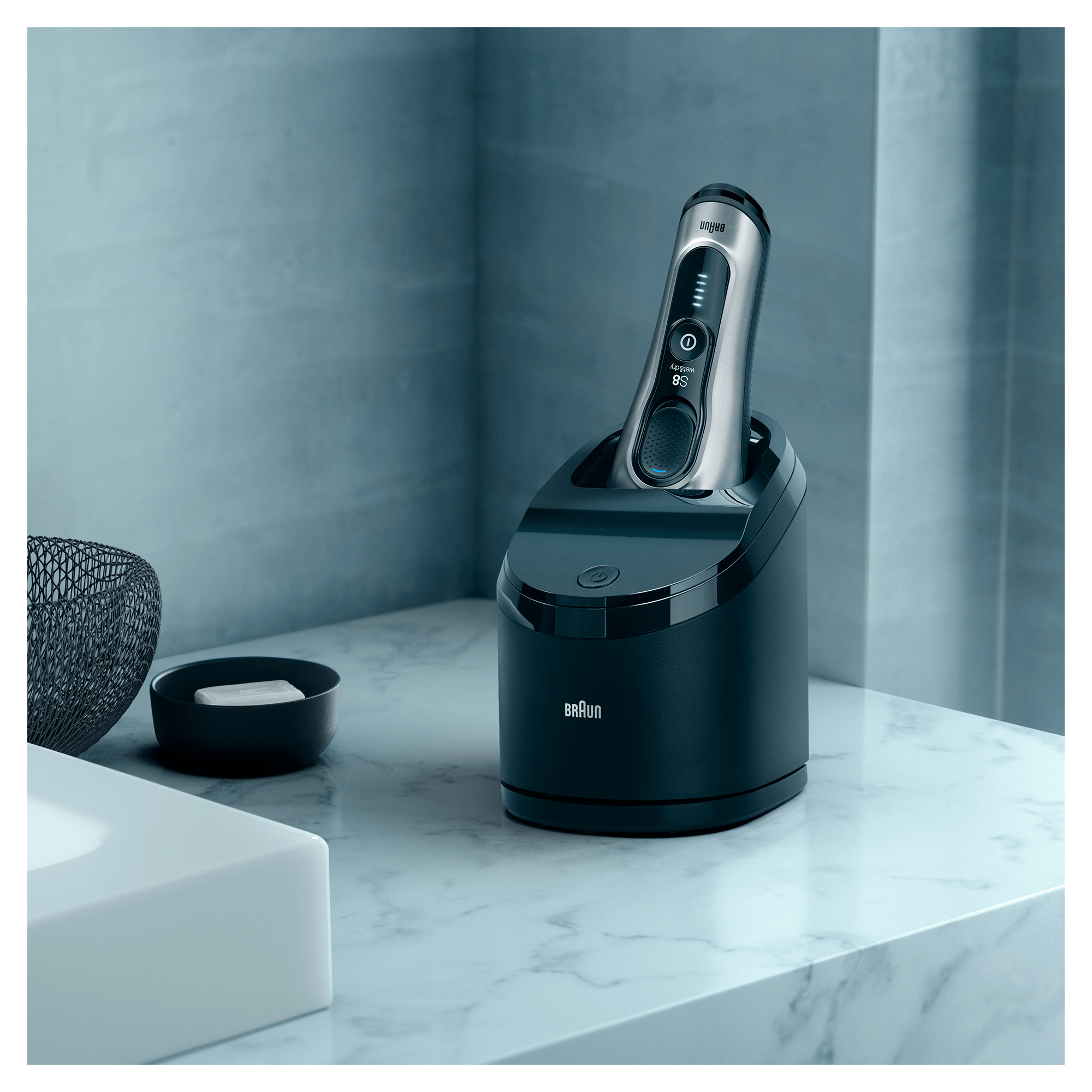 Braun Series 8 8370cc Next Generation Electric Shaver, Clean&Charge Station, Fabric Case, Silver – image 7