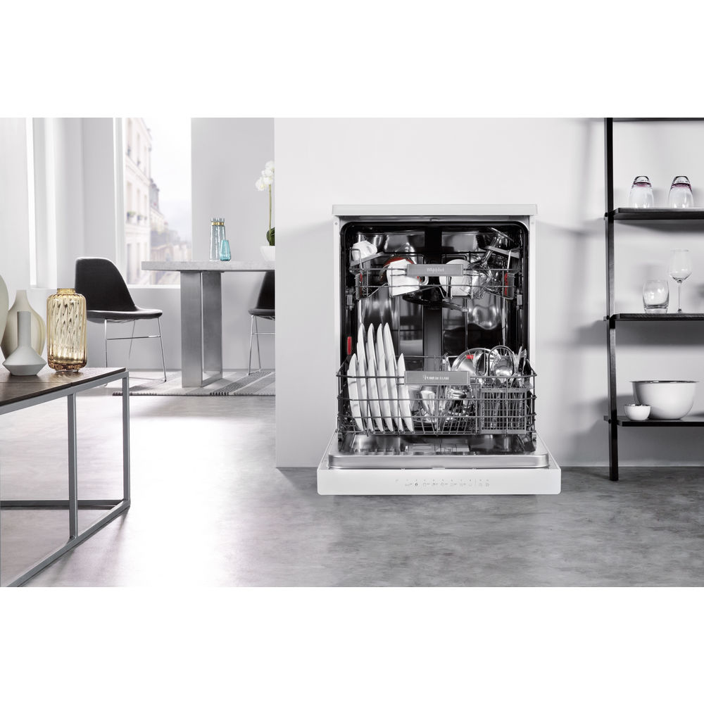 Whirlpool SupremeClean Freestanding 14 place settings – image 2