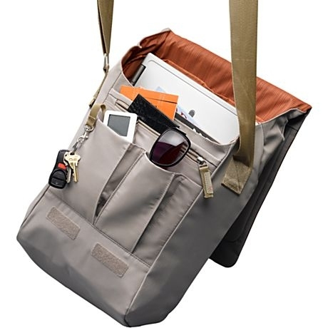 Case Logic XN Vertical Messenger Bag 15.4" Grey – image 6