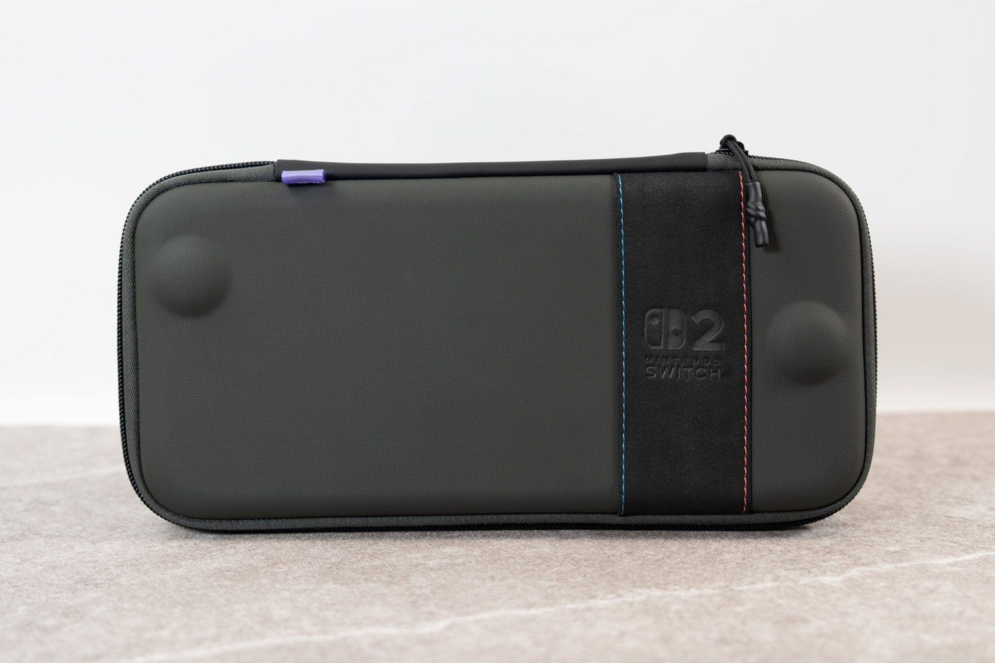 Turtle Beach PlayTrek Étui fin Charcoal Black sous licence officielle de Nintendo pour protéger votre Nintendo Switch 2