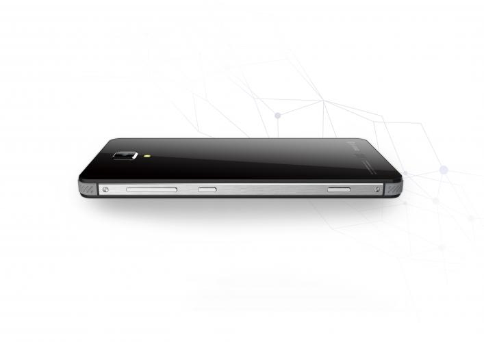 Hisense C20 smartphone – image 4