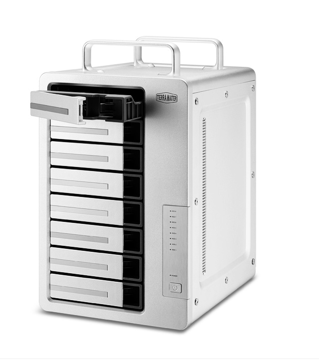 TerraMaster D8 Thunderbolt 3 – image 4