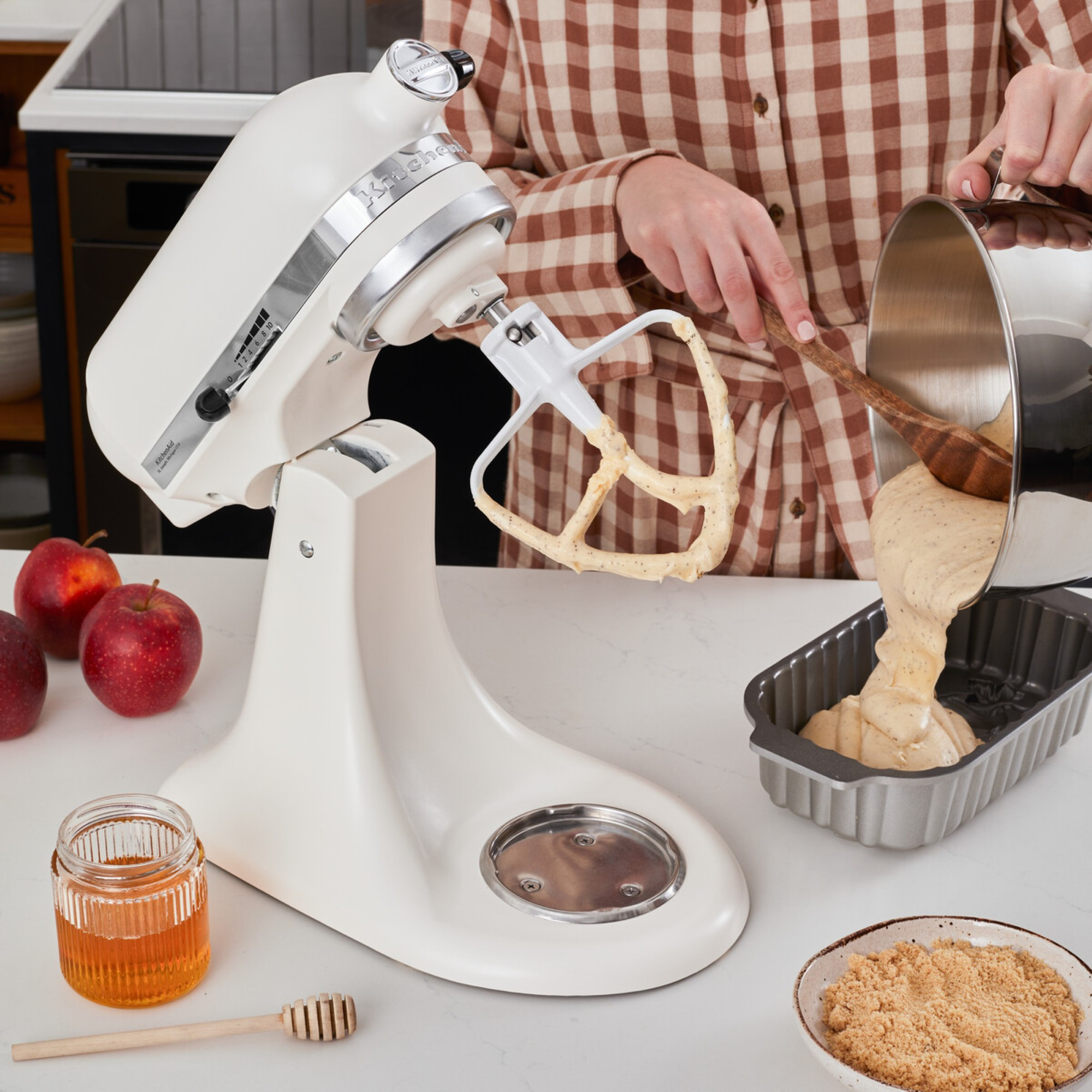 KitchenAid 4.3L Tilt-Head 5KSM95PSBPL Stand Mixer - Porcelain White – image 2