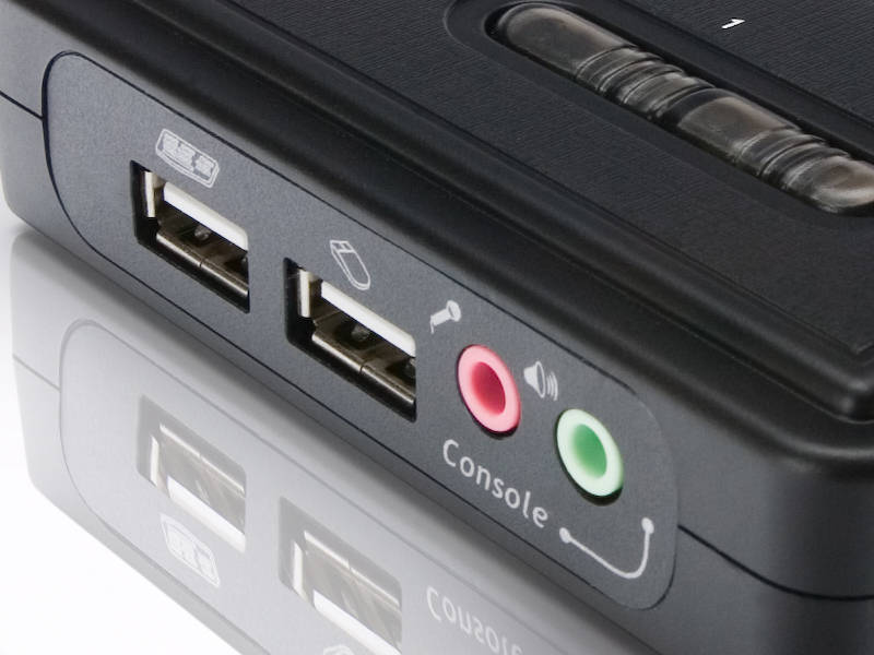 Conceptronic 2 ports USB KVM Switch w/ audio – image 7