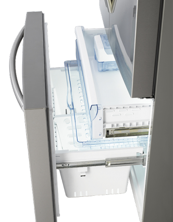 Hisense RF697N4ZS1 side-by-side refrigerator – image 4