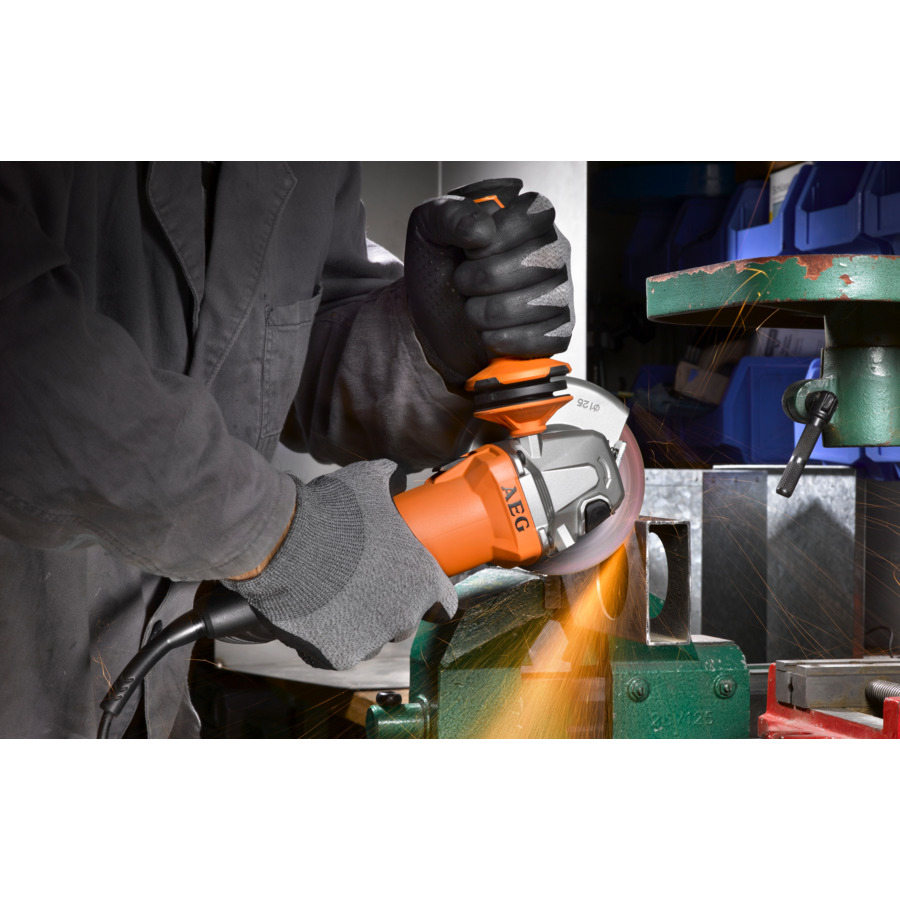 AEG 4935451307 angle grinder – image 3