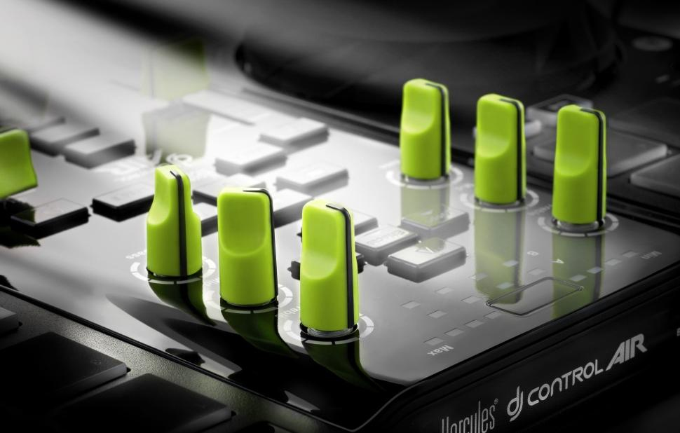 Hercules 4780741 audio mixer Black, Green – image 5
