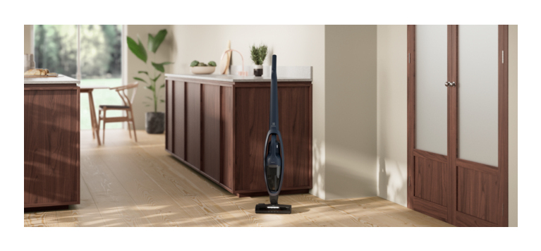 Electrolux ES52CB18DB 2-in-1 stick vacuum Battery Dry Cyclonic, Post motor filter Bagless – image 2