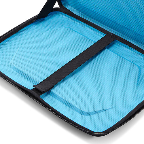 Case Logic 15" MacBook Pro Sculpted Sleeve – image 7