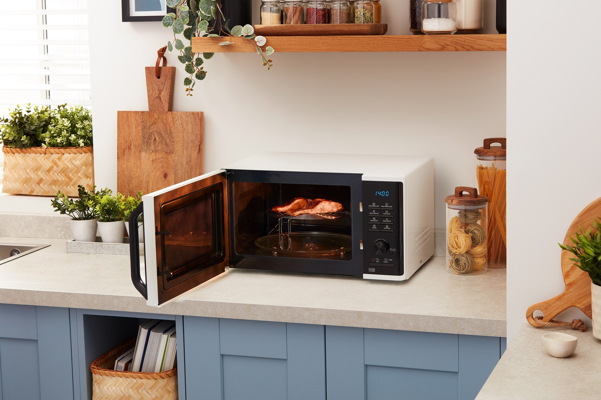 Samsung MW3500K Microwave Oven with Heat Wave Grill – image 6