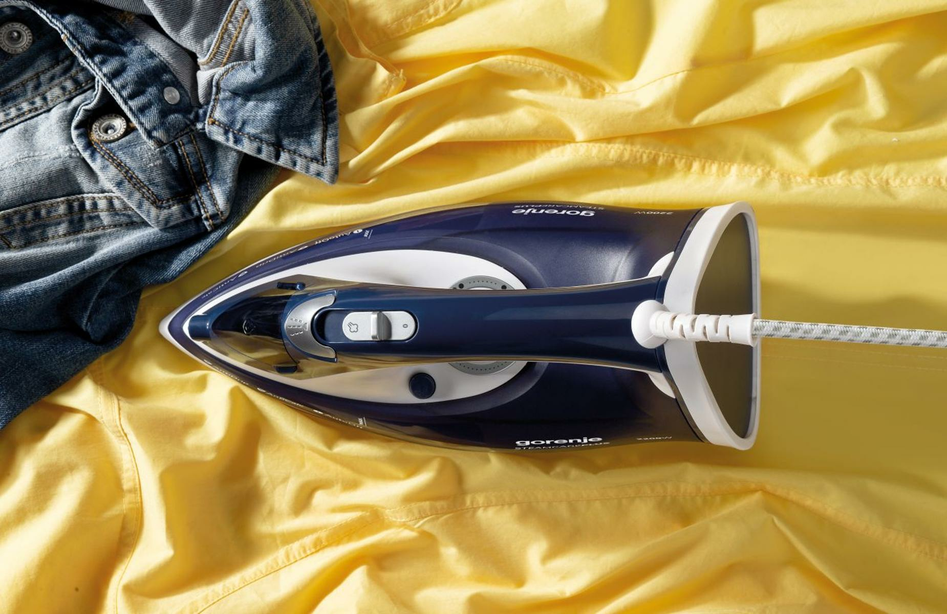 Gorenje SIH2200BLC Steam iron Ceramic soleplate – image 3