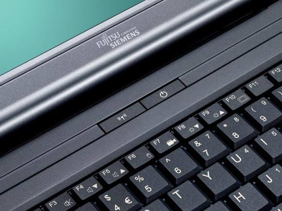 Fujitsu ESPRIMO Mobile U9200 & Port Replicator – image 3