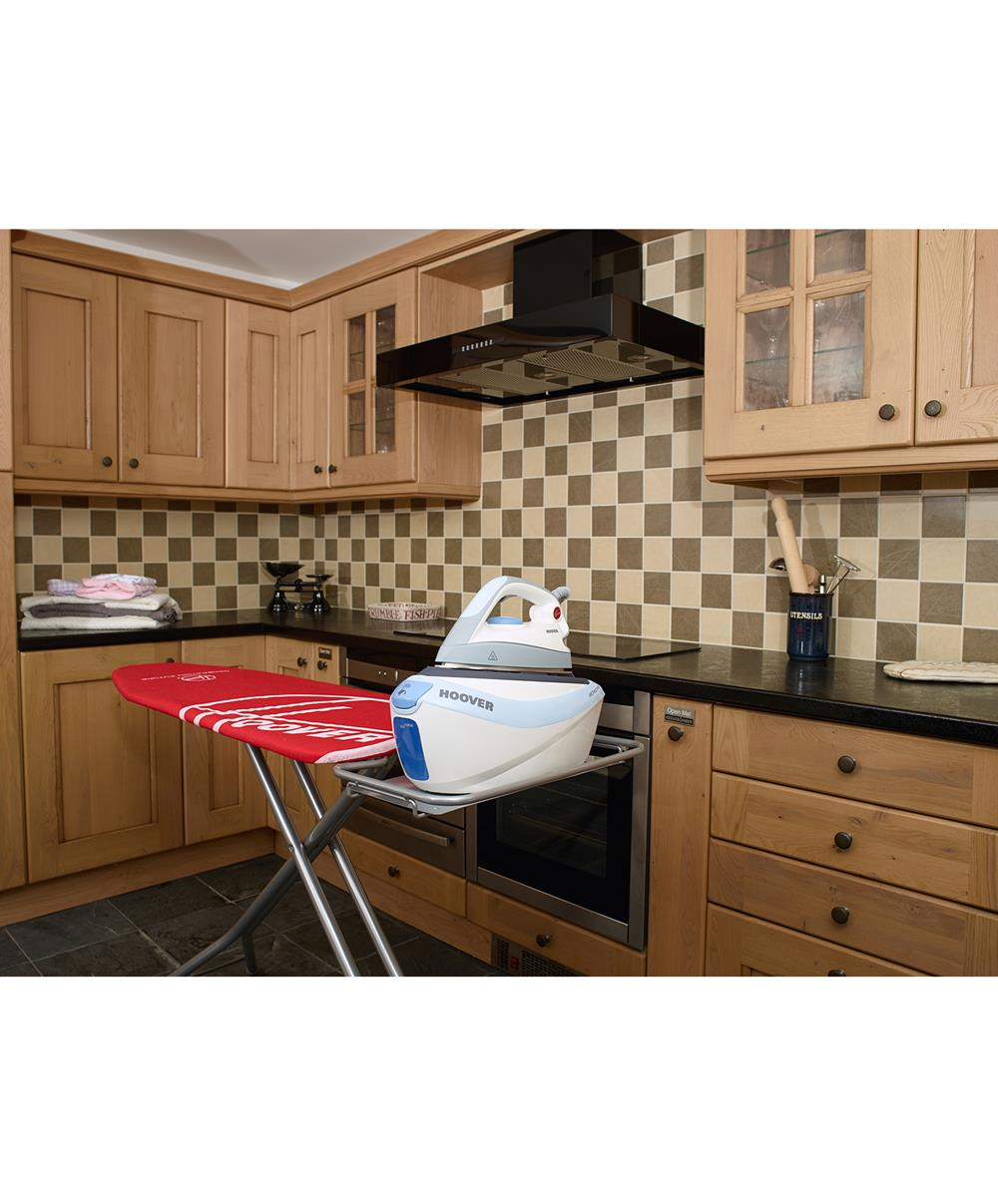 Hoover SFM4002 steam ironing station – image 2