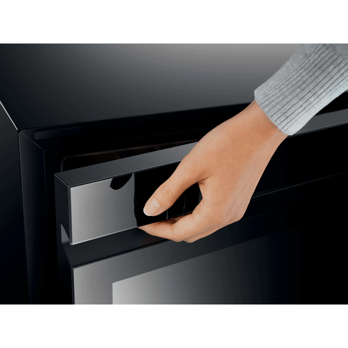 Electrolux EWUS040B8B Built-in Black 40 bottle(s) – image 3