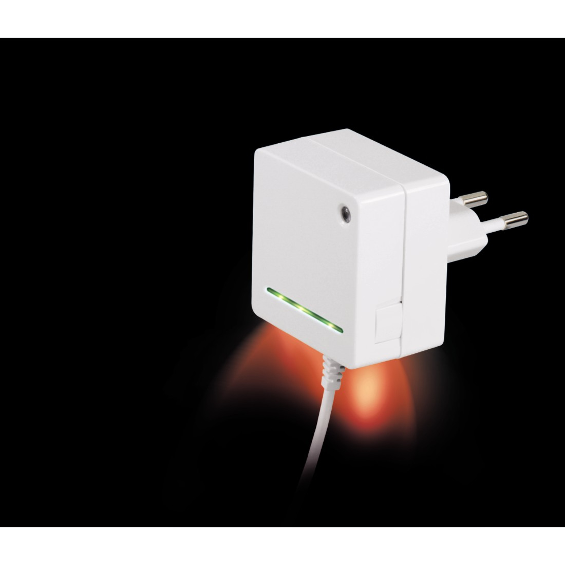 Hama 124563 Mobile phone, Smartphone White USB Indoor – image 2