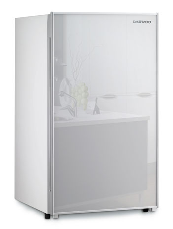Daewoo FN-15B2RNW combi-fridge Freestanding White – image 1