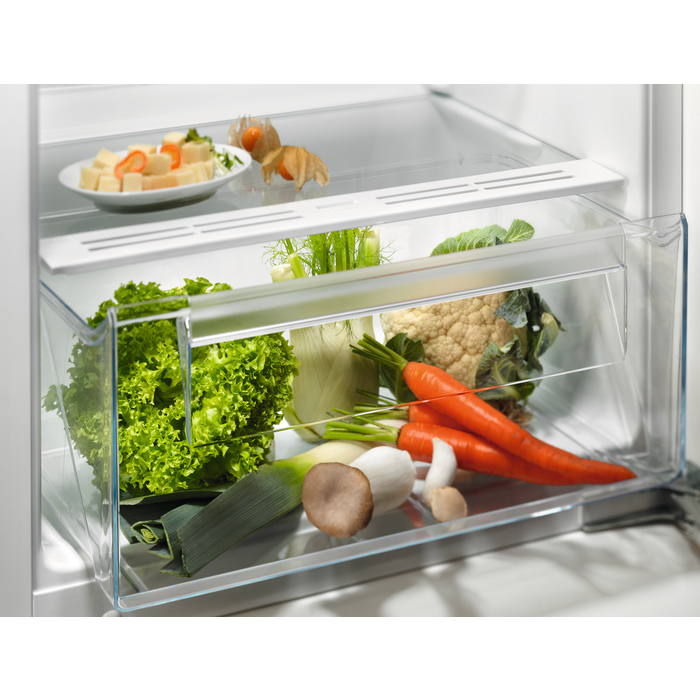 Electrolux EFB3DE12S combi-fridge Built-in – image 3