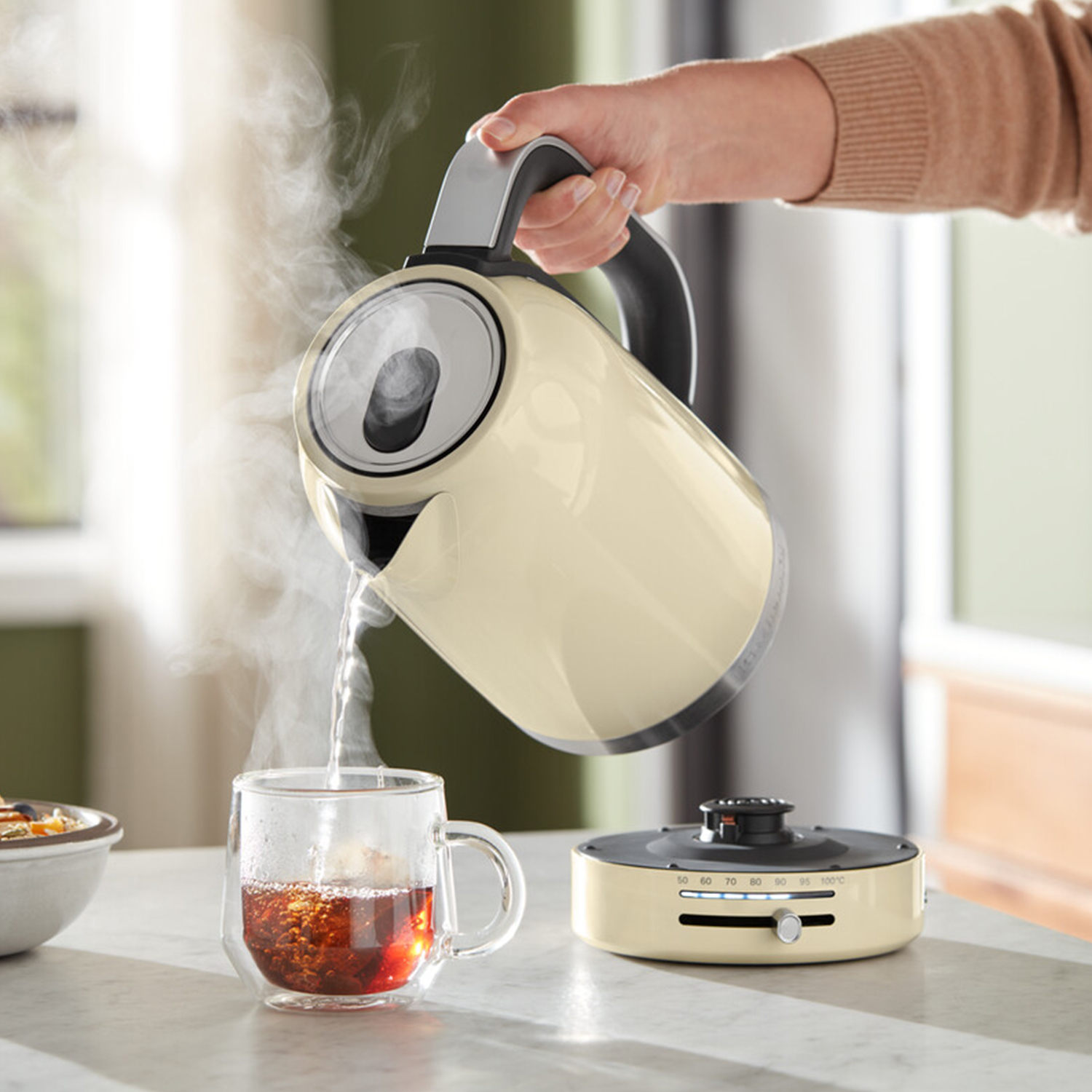KitchenAid 5KEK1701BAC electric kettle – image 2