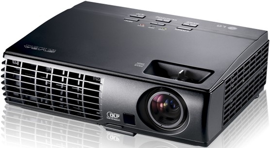 LG DS325B data projector 2500 ANSI lumens DLP SVGA (800x600) – image 1