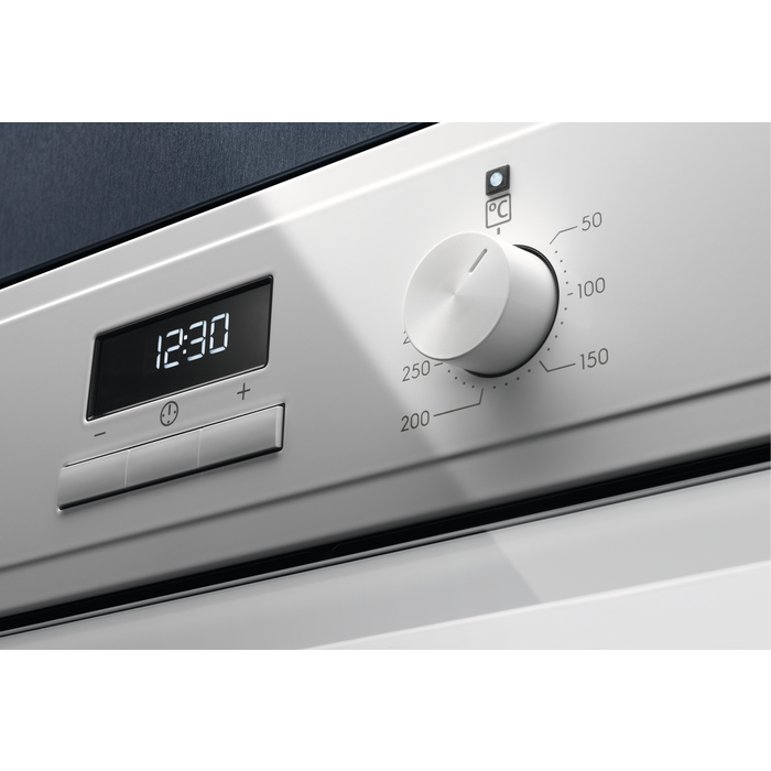 Electrolux EOF3H70V oven – image 4