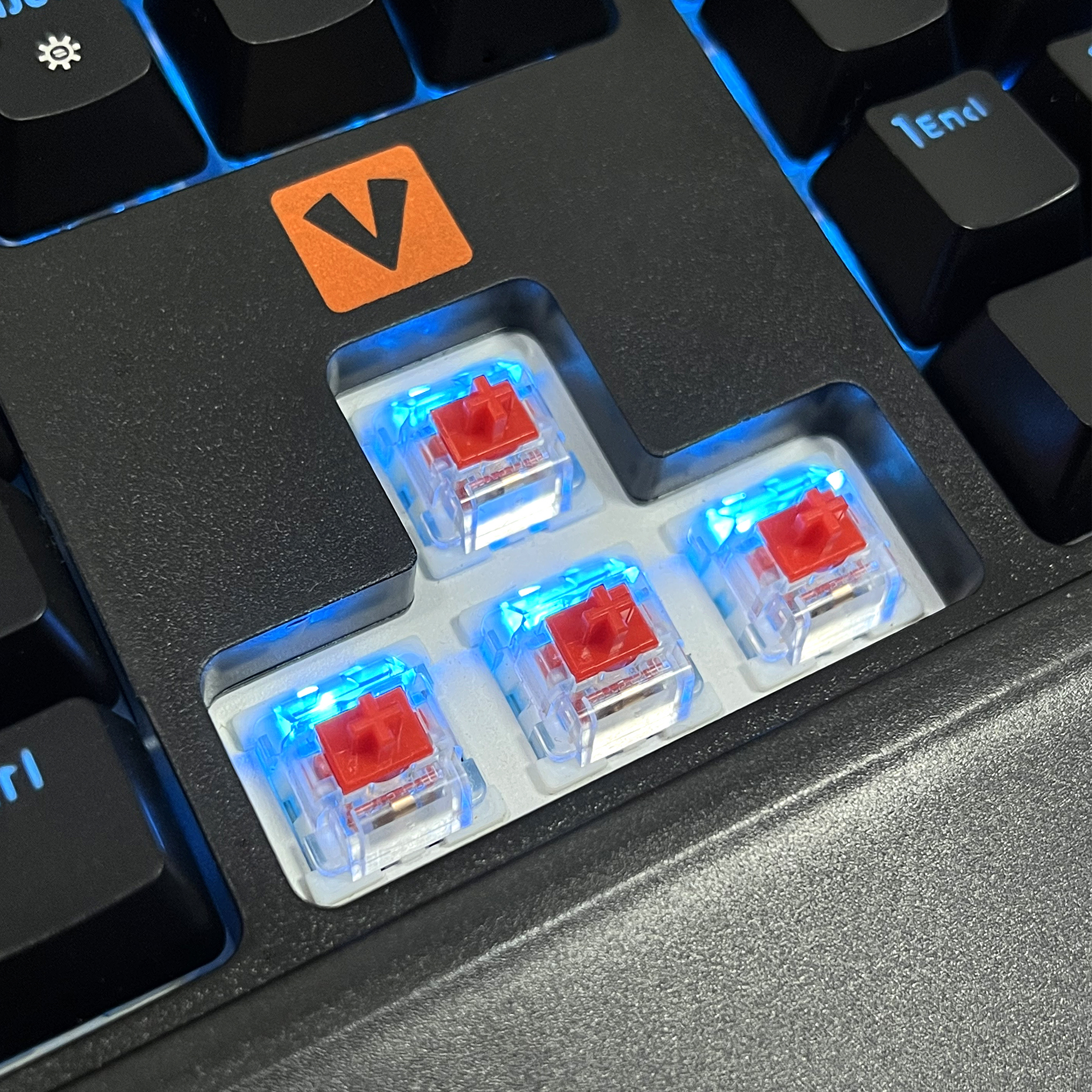 VIDA MECHA MECHANICAL RGB KEYBOARD – image 6