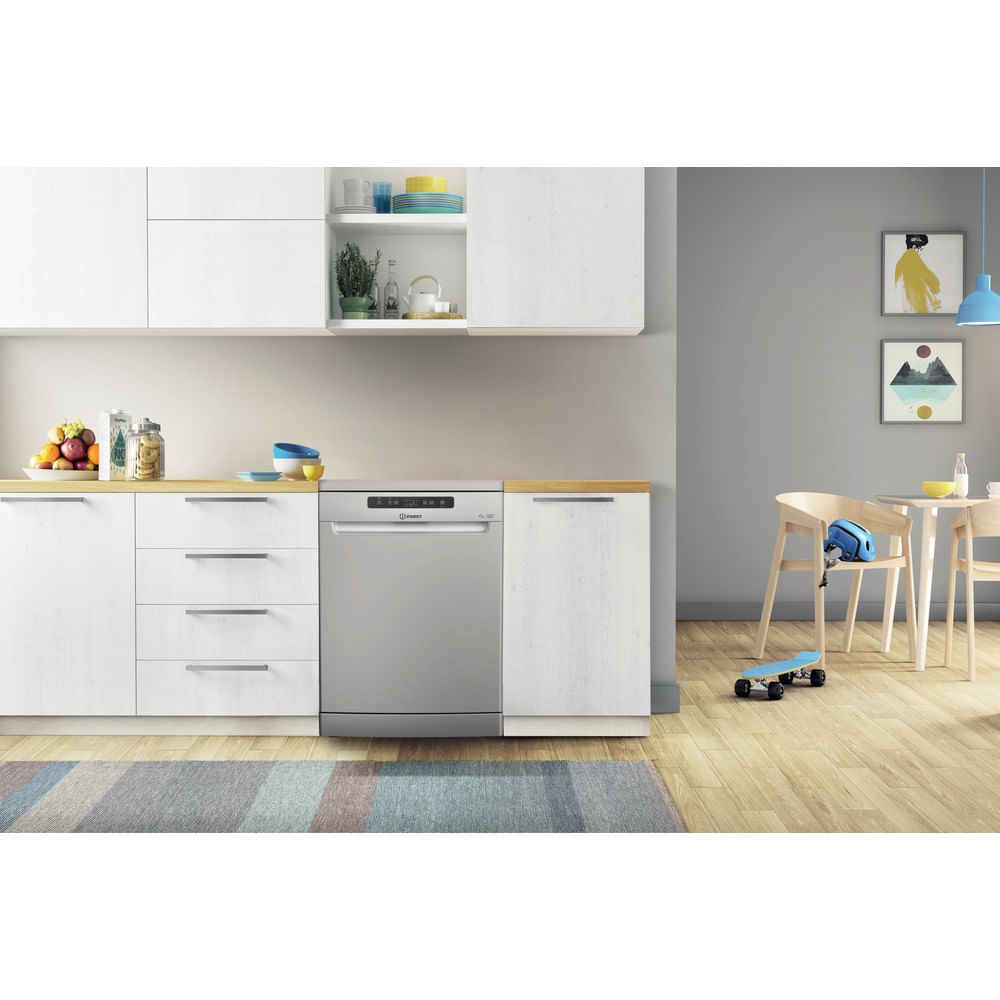 Indesit DFC 2B+16 S UK – image 3