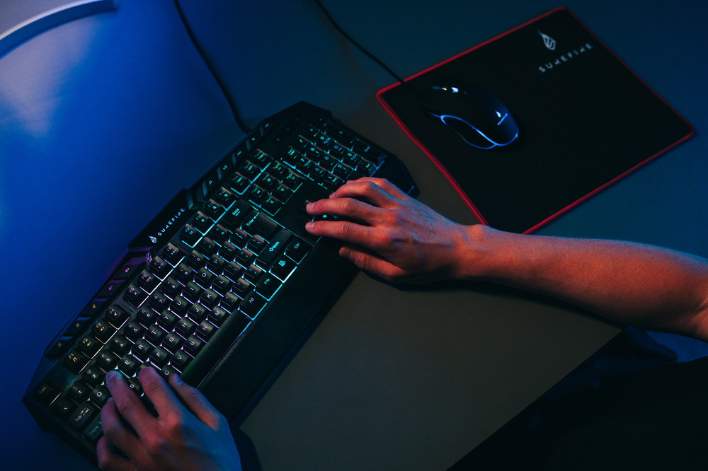 SureFire 48825 keyboard Mouse included Gaming USB QWERTZ German Black – image 6