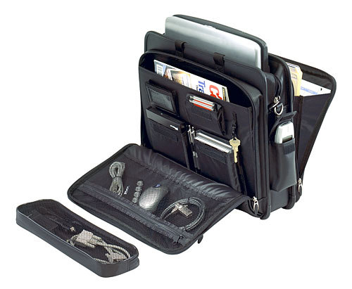 Targus 17” Deluxe Leather Laptop Case – image 2
