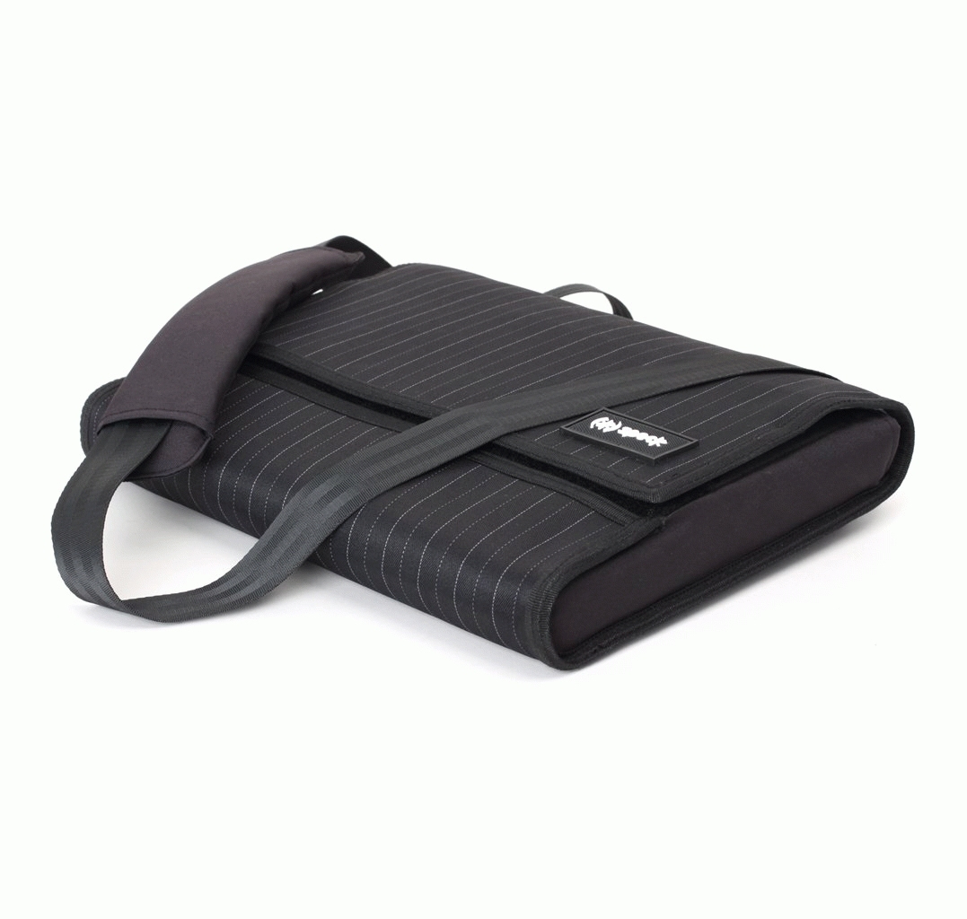 Speck TuckPack Sleeve – image 3