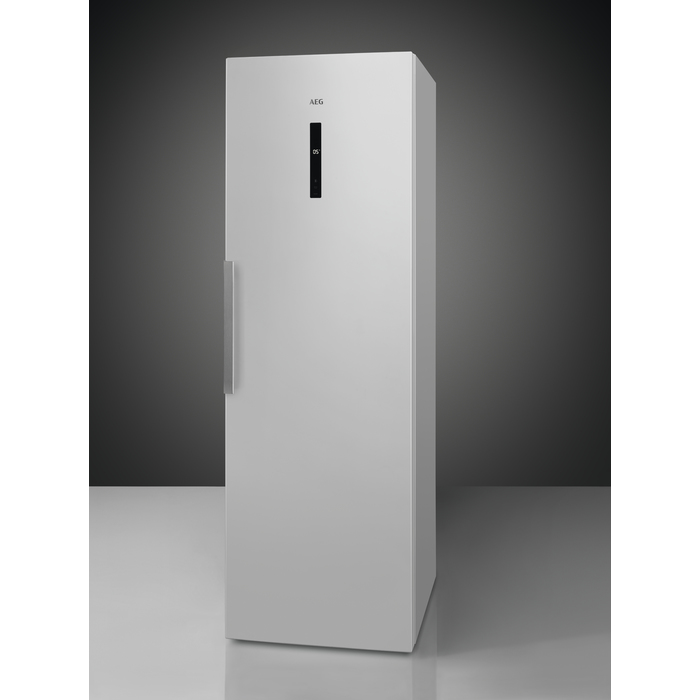 AEG RKB738E5MW fridge Freestanding – image 8