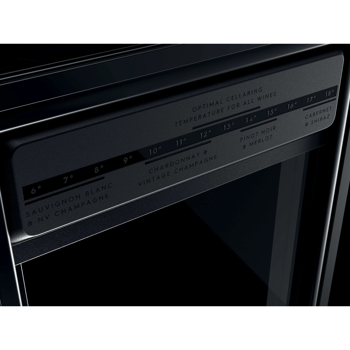 Electrolux EWUS018B7B Built-in Black 18 bottle(s) – image 3