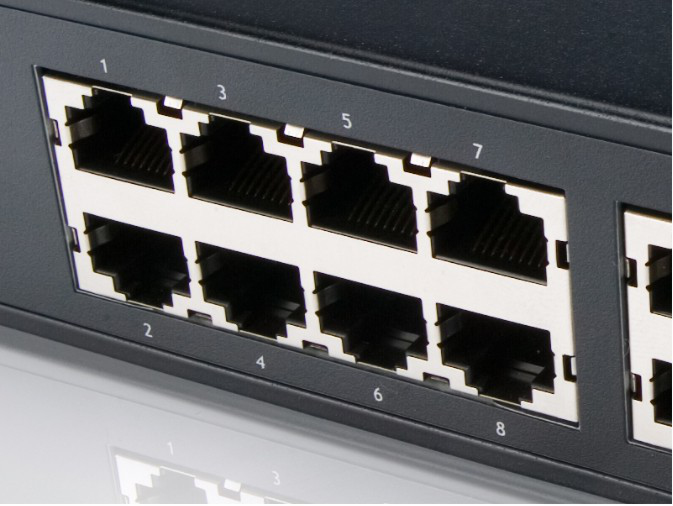 Conceptronic 16 port Gigabit Rackmountable 11" Switch – image 3