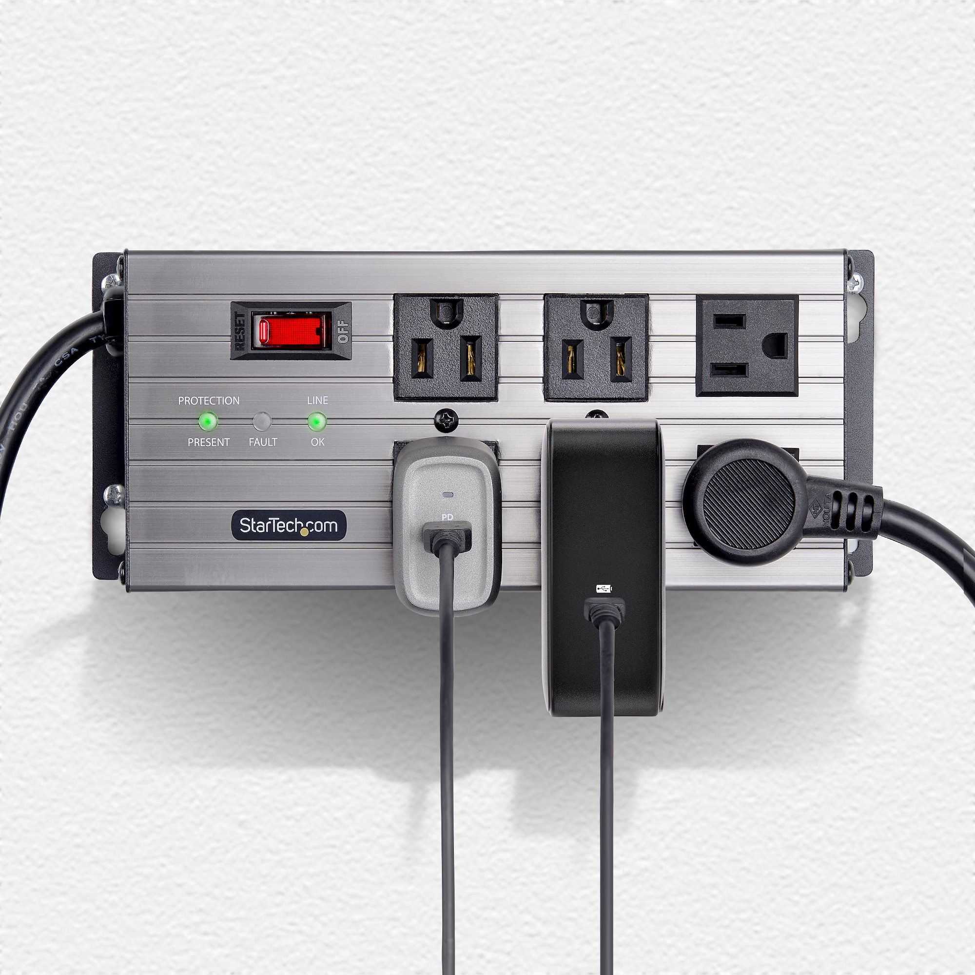 Resim StarTech.com 1014GCN-WALL-CHARGER 140W USB-C PD 3.1 GaN Duvar Tipi Şarj Cihazı Siyah