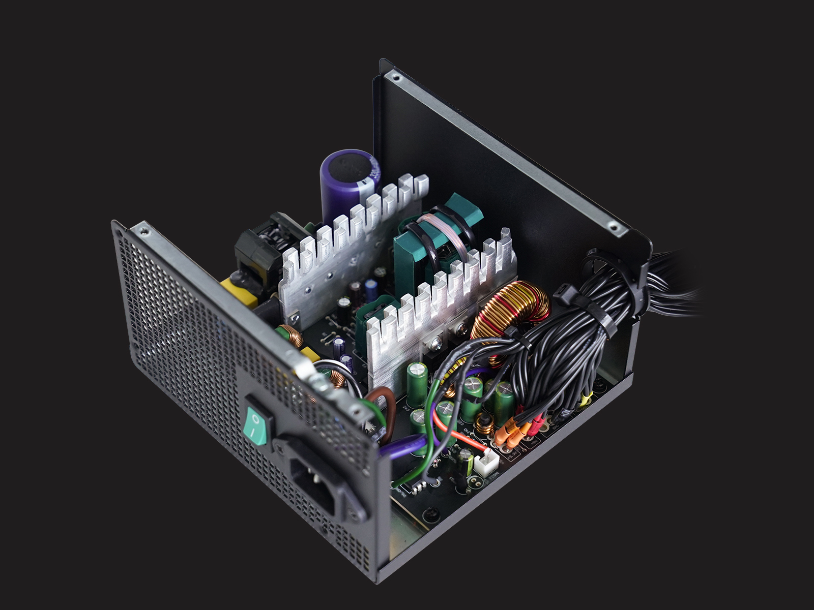 Gamer Storm PF750L power supply unit – image 6