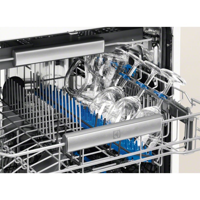 Electrolux ESF8810ROX dishwasher Undercounter 15 place settings – image 5