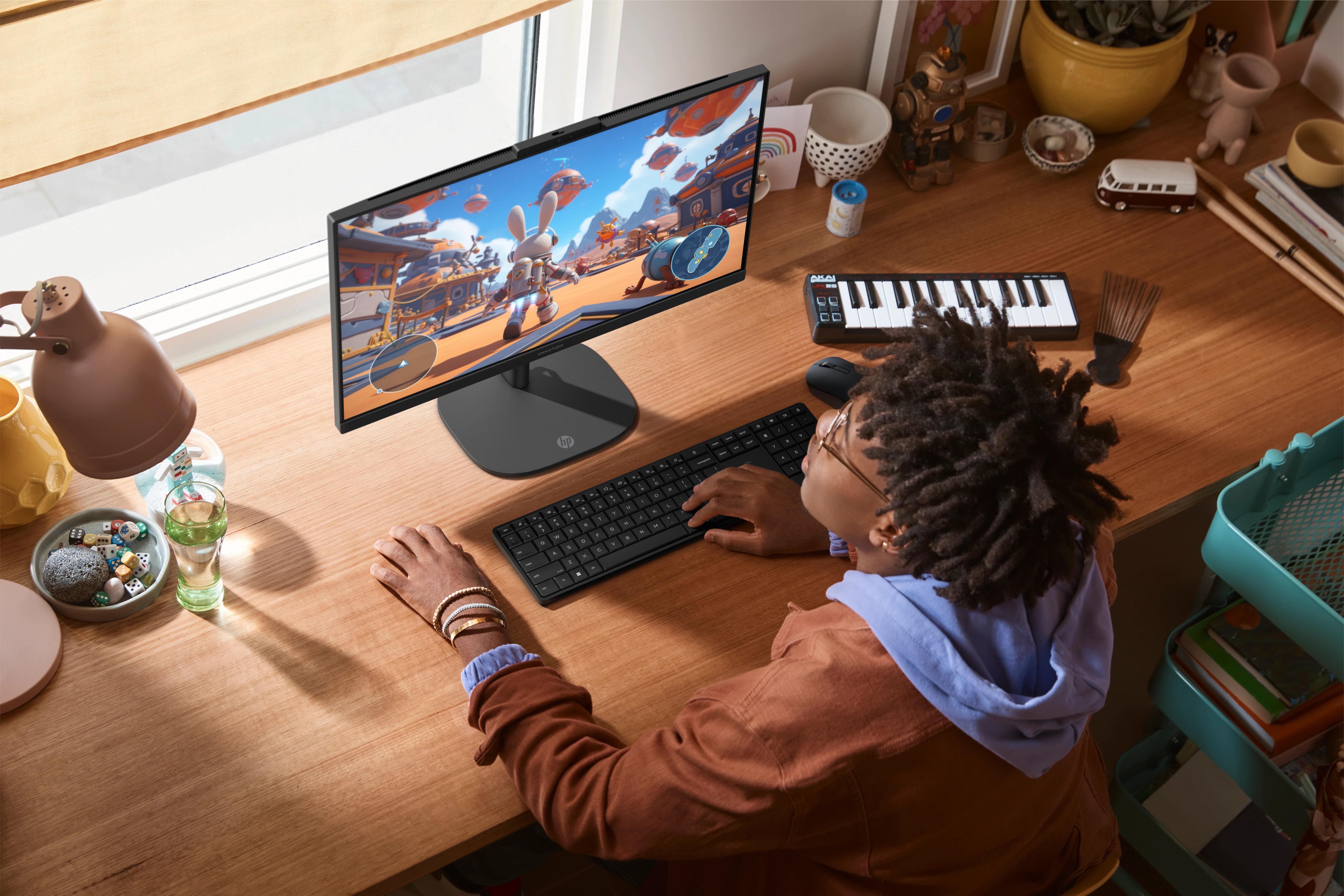 HP - All-in-One HP OmniStudio 24-cu0000ns, Intel Core 5-120U, 16GB, 512GB SSD, 23,8', W11. - imagen 8