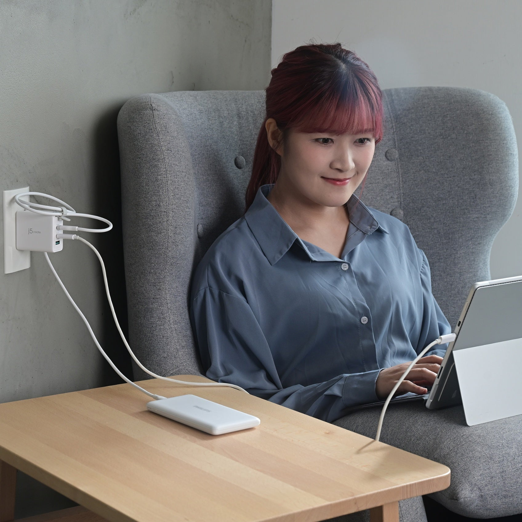 j5create JUP3565V mobile device charger Universal White AC Indoor – image 7