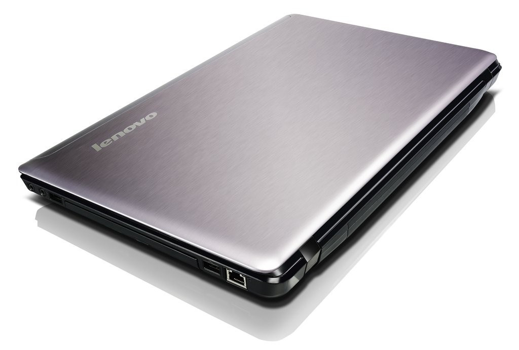 Lenovo IdeaPad Z575 AMD A4 A4-3300M – image 2