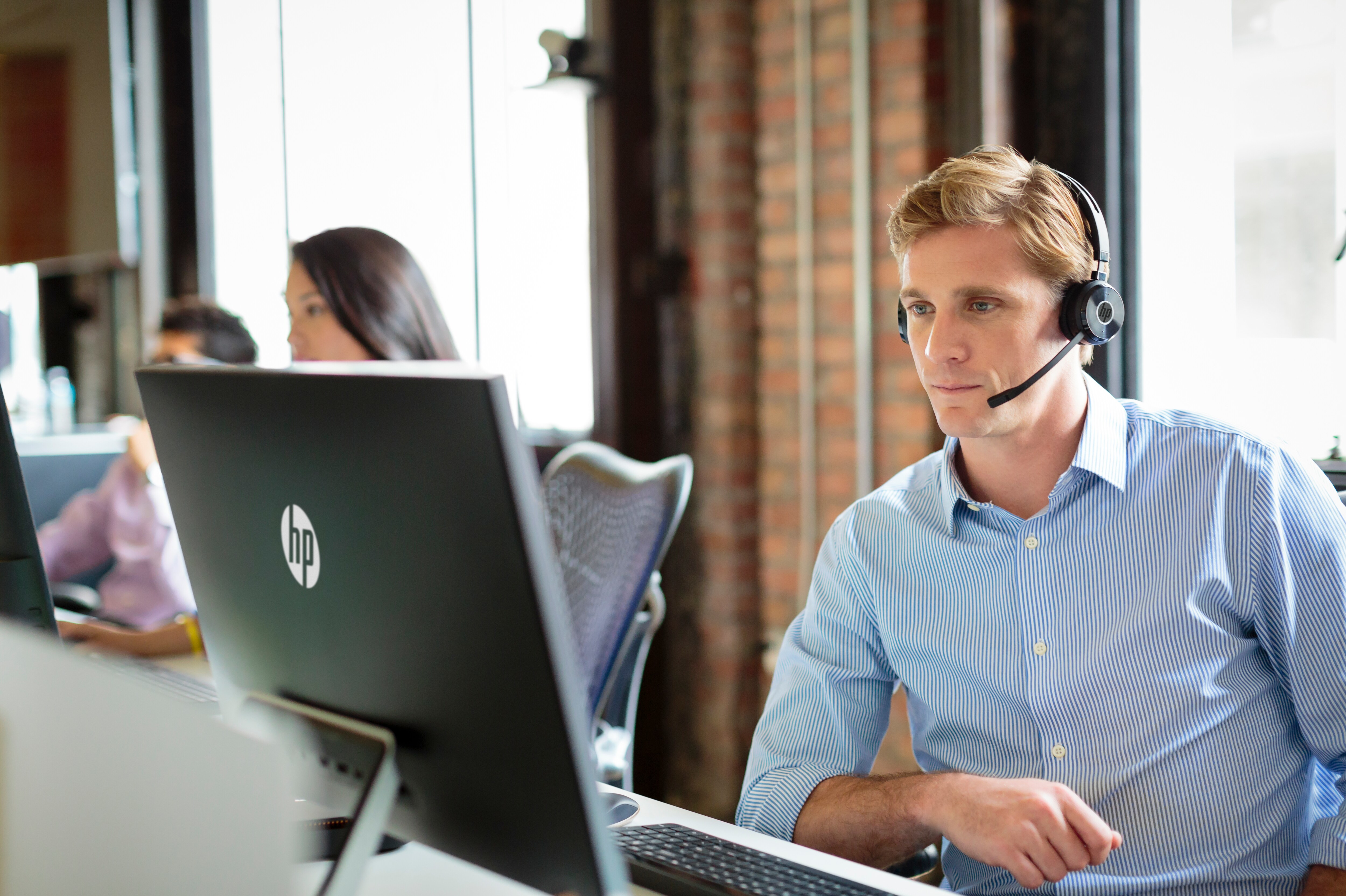 HP UC Wireless Duo Headset – image 8