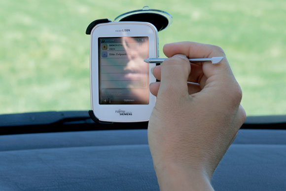 Fujitsu Pocket LOOX N110 South – image 4