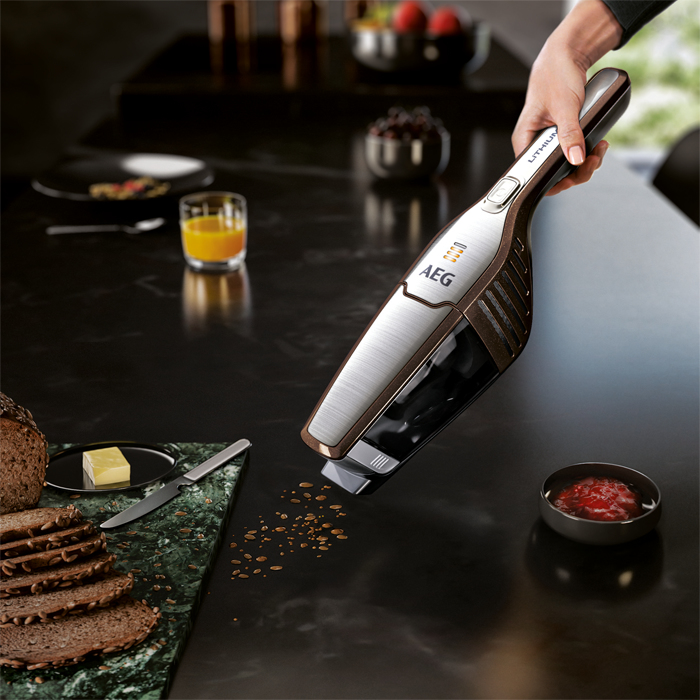 AEG CX7-35CB 2-in-1 stick vacuum Battery Dry Bagless – image 3