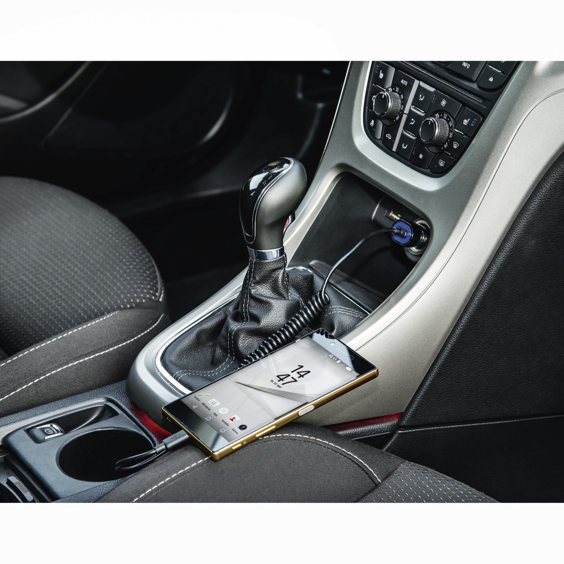 Hama 00173601 mobile device charger Mobile phone, Smartphone, Tablet Black Cigar lighter Indoor – image 3