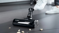 Bosch BBS711W aspirateur balai et balai électrique Sans sac 0,3 L Noir, Acier inoxydable, Blanc