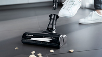 Bosch BBS712A aspirateur balai et balai électrique Sans sac 0,3 L Noir, Acier inoxydable