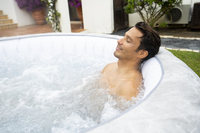 Bestway Lay-Z-Spa Spa gonflable Zurich AirJet avec couverture EnergySense pour 2 à 4 personnes