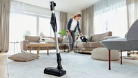 Bosch BBS712A aspirateur balai et balai électrique Sans sac 0,3 L Noir, Acier inoxydable