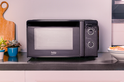 Beko MOC20100BFB Compact Solo Microwave - Black - image 4