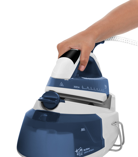 Beko SGA7124B steam ironing station – image 2